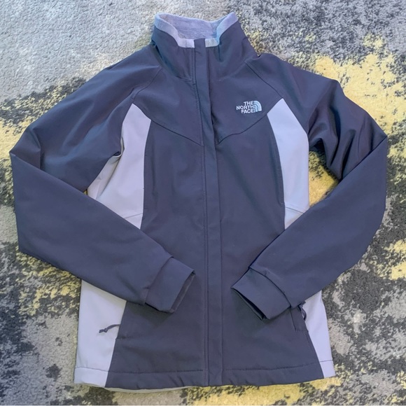 Like new The North Face women’s lined jacket size small - Picture 2 of 11